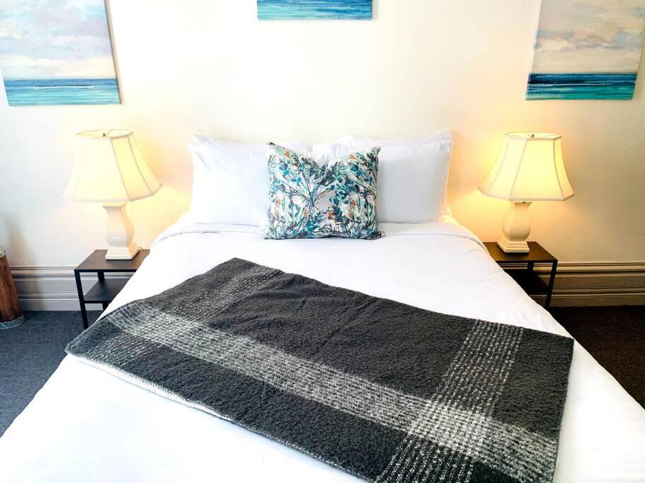 Comfortable Studio for two Gaslamp District! Perfectly Located near Downtown San Diego! Perfect for Travelers and Couples!