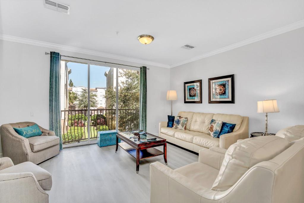 NEWLY RENOVATED Townhome