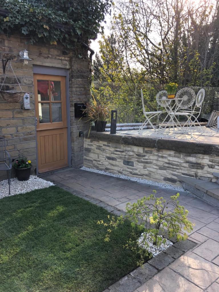 Weavers retreat (Huddersfield)