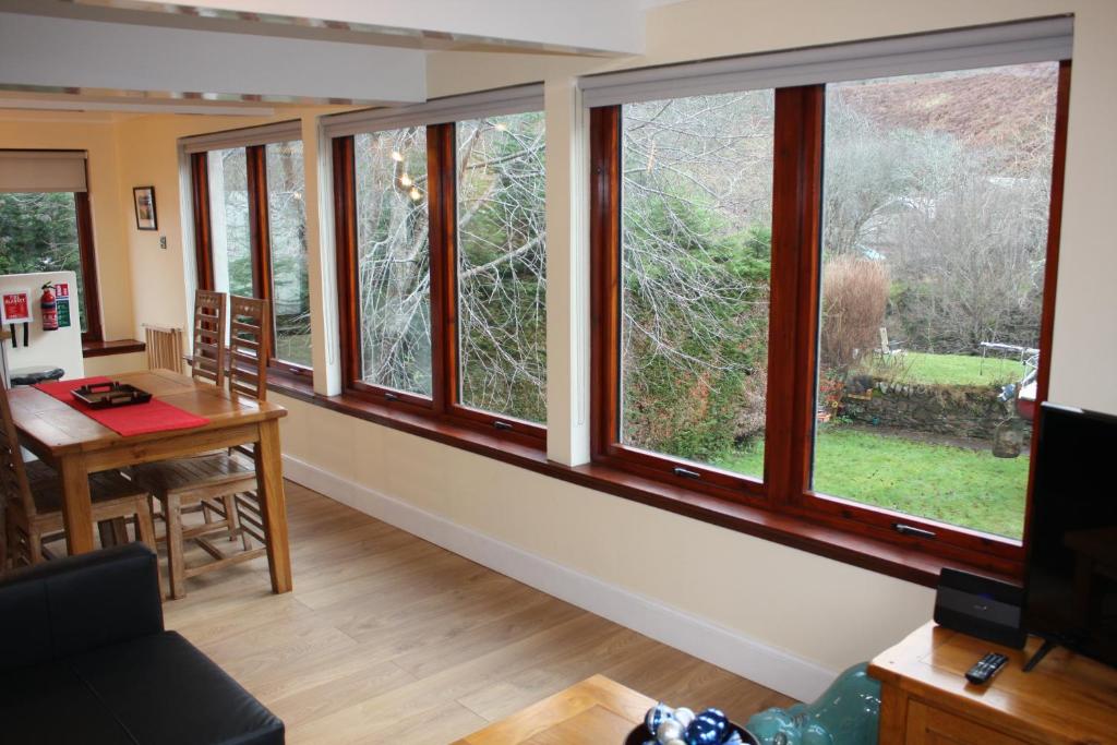 Loch Ness Balcony Apartment (Drumnadrochit)