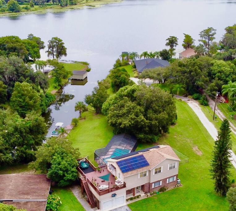 Lakefront 7 bedroom duplex w/ pool & hottub