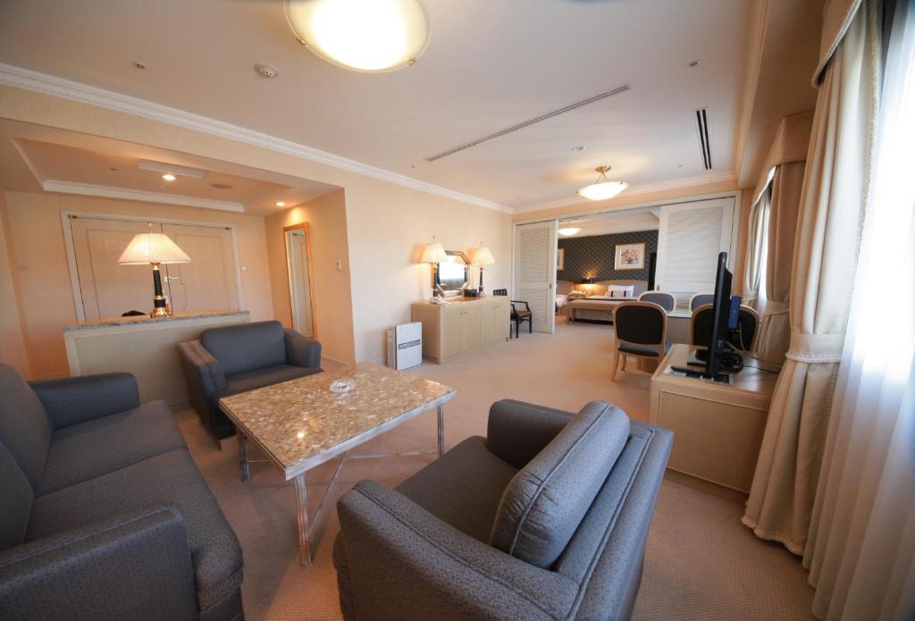 Numazu River Side Hotel (Numazu)