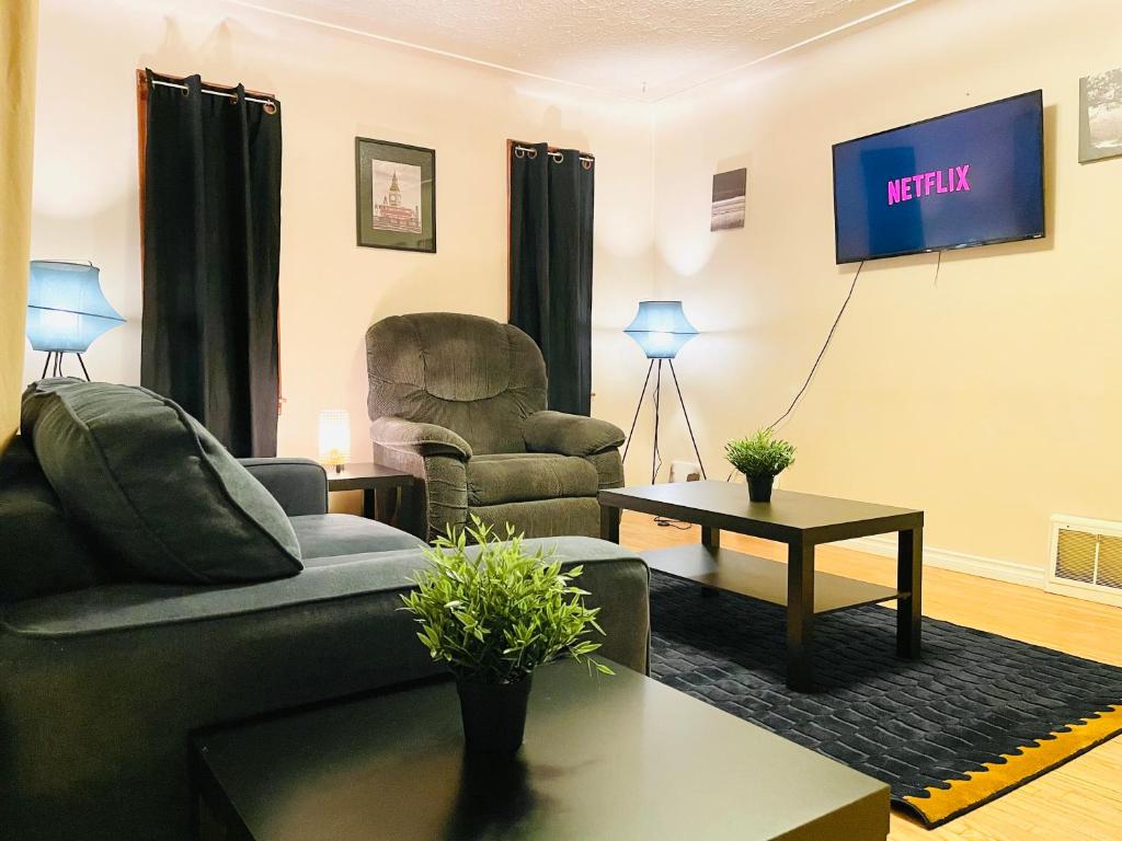 2 bedroom suite + kitchen