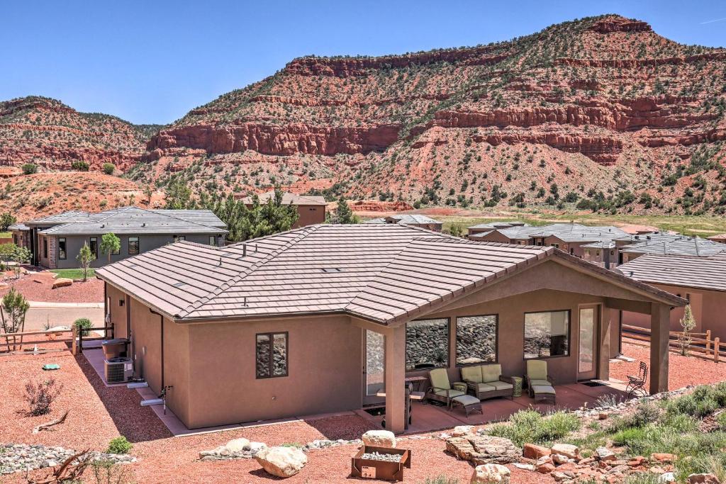 Utah Retreat with Fire Pit - Near Zion National Park
