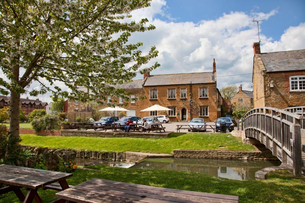 Nevill Arms Inn (Medbourne)