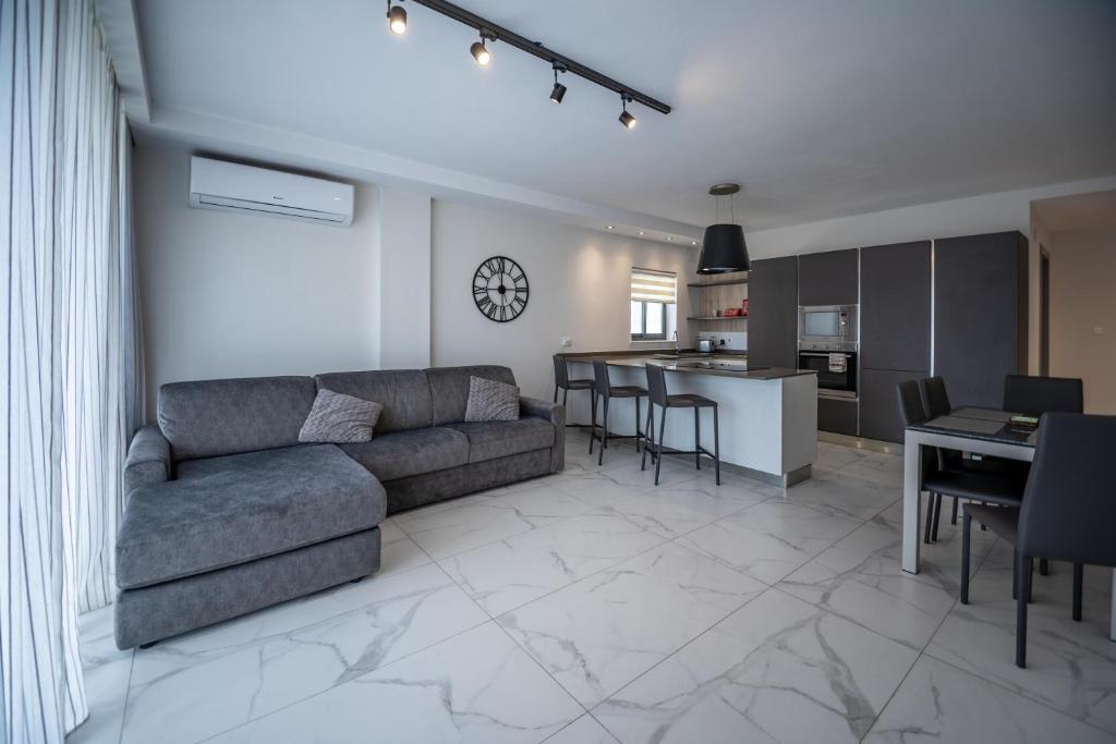 Seaside Luxury Apartment