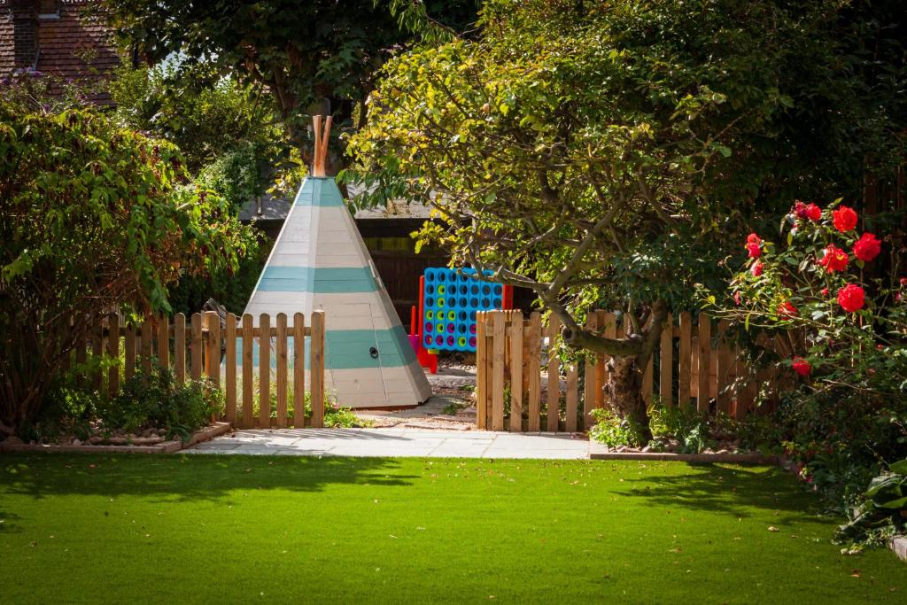 Sea Glimpses with garden