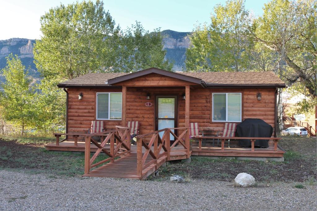 Eycat Lodging Company Guest House (Wapiti)