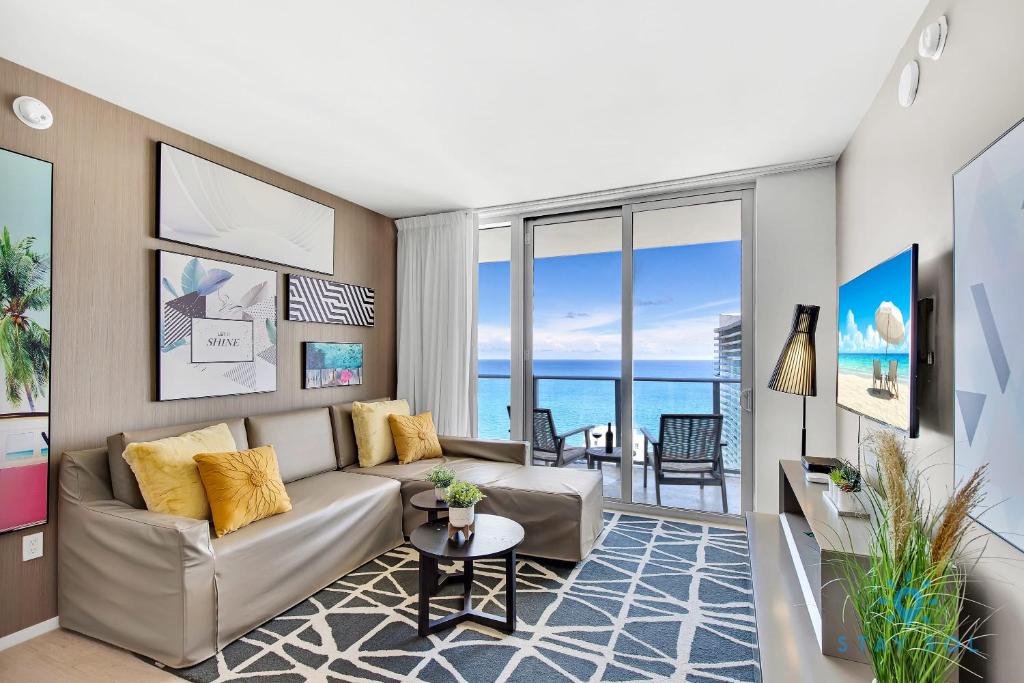 1 Million Dollar Listing OCEANFRONT Balcony 2BR 2BA Enjoy ENDLESS VIEWS