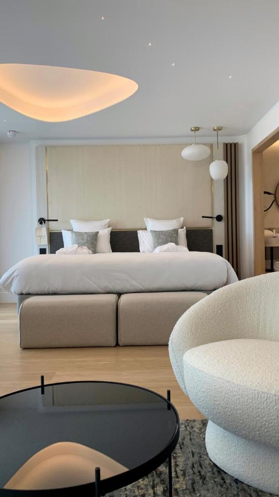 GOLDEN TULIP LYON OUEST TECHLID Hotel & Spa (Limonest) 
