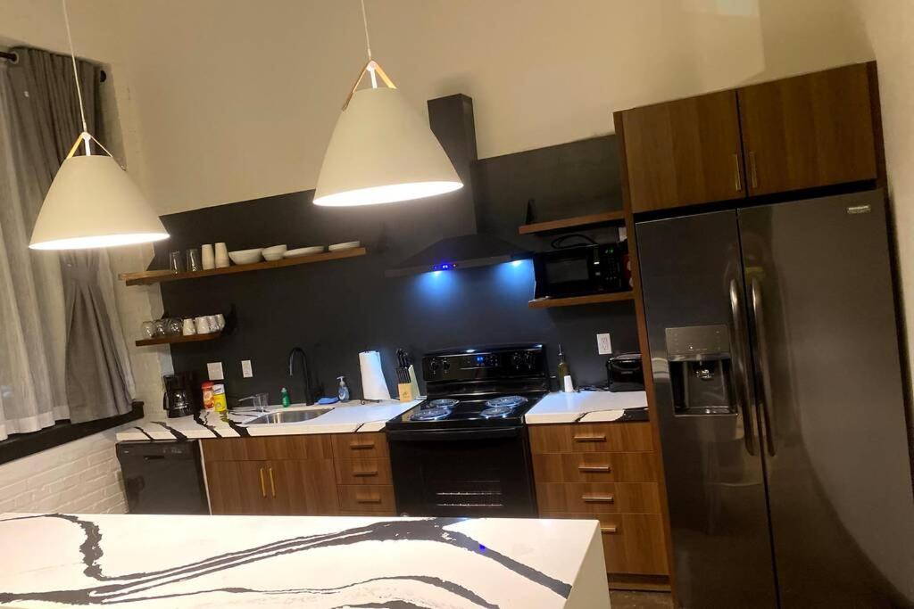 3E-*Renovated* 5 min to UPMC Shadyside