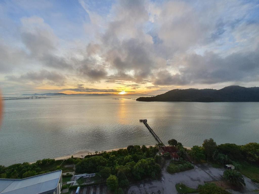 Perfect sea view tranquillizing home (Bayan Lepas)