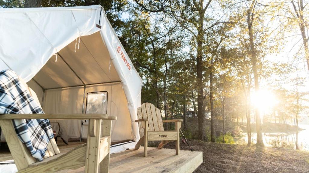 Tentrr State Park Site - Mississippi Percy Quin State Park - Eastside Lakeview E - Double Camp (McComb)