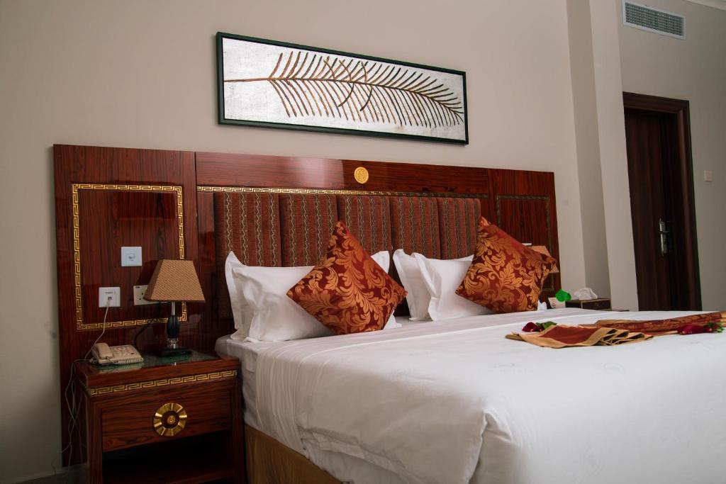 Tiffany Diamond Hotel Makunganya Street