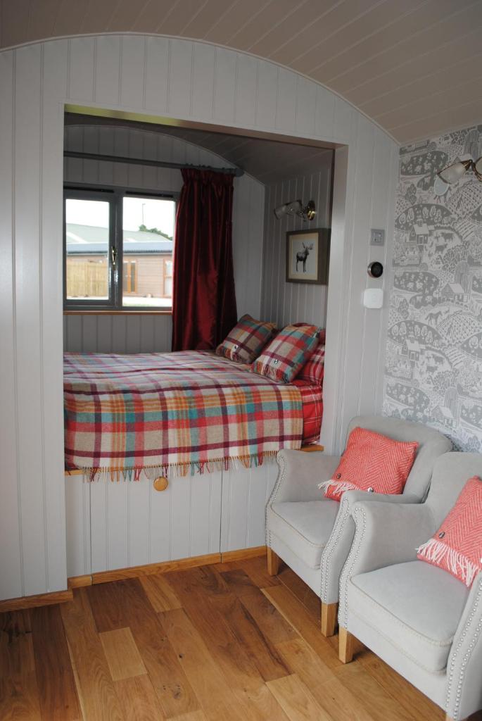 The Little John Petite Cosy Cabin Sleeps 2 Near Sherwood Forest at Fairview Farm Nottingham set in 88 acres (Blidworth)