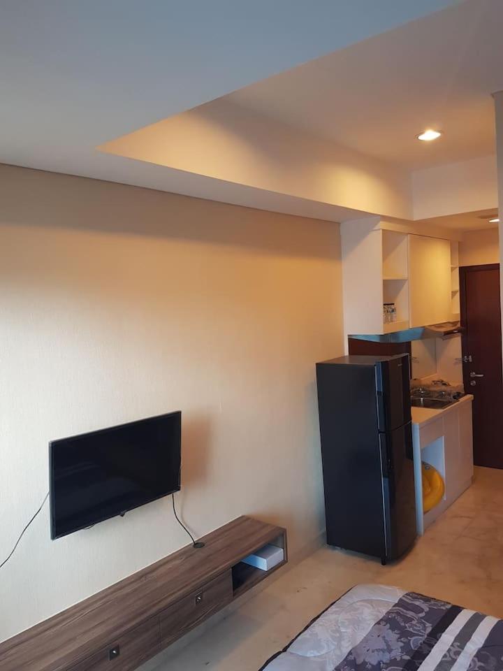 Capitol Park Residence salemba-cozy room