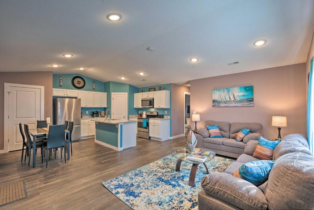 Park City on the Water Townhome with Patio! (Park City)