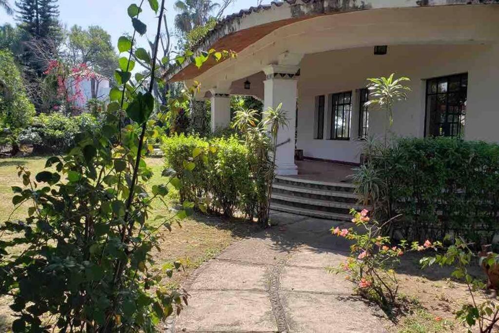 Espaciosa residencia en Club de Golf Cuernavaca