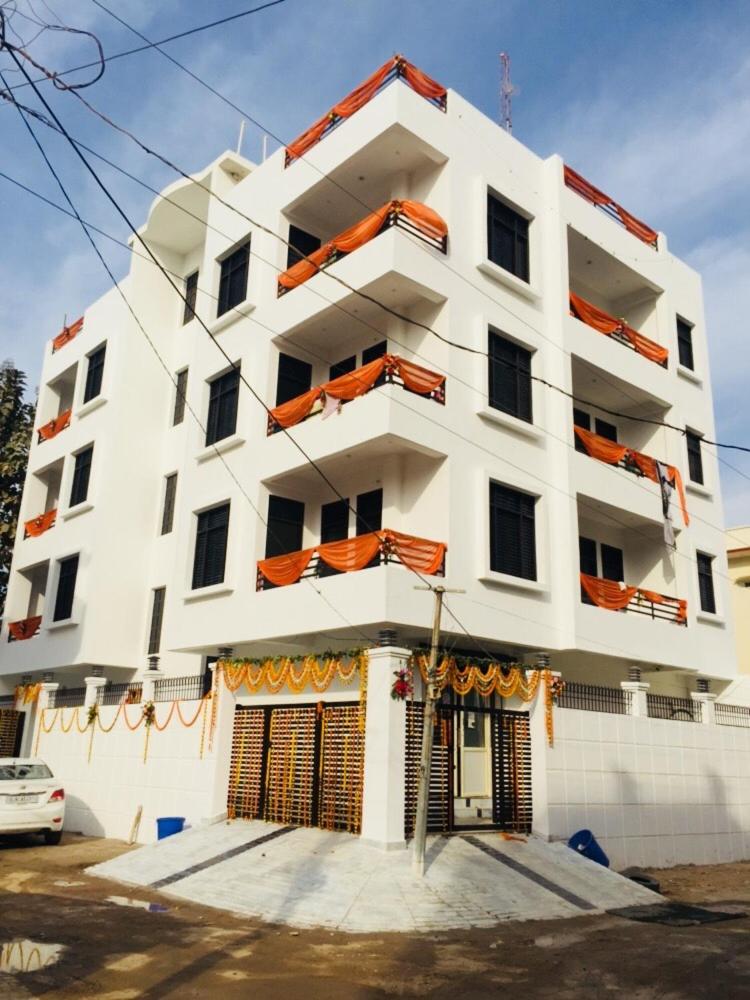 Pearl White Apartments Upper Floor