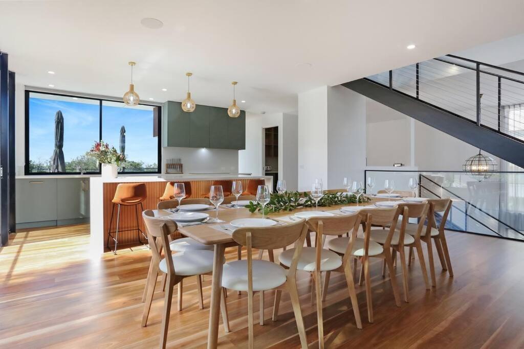 Beachfront Escape - 6 bedroom (Merimbula)