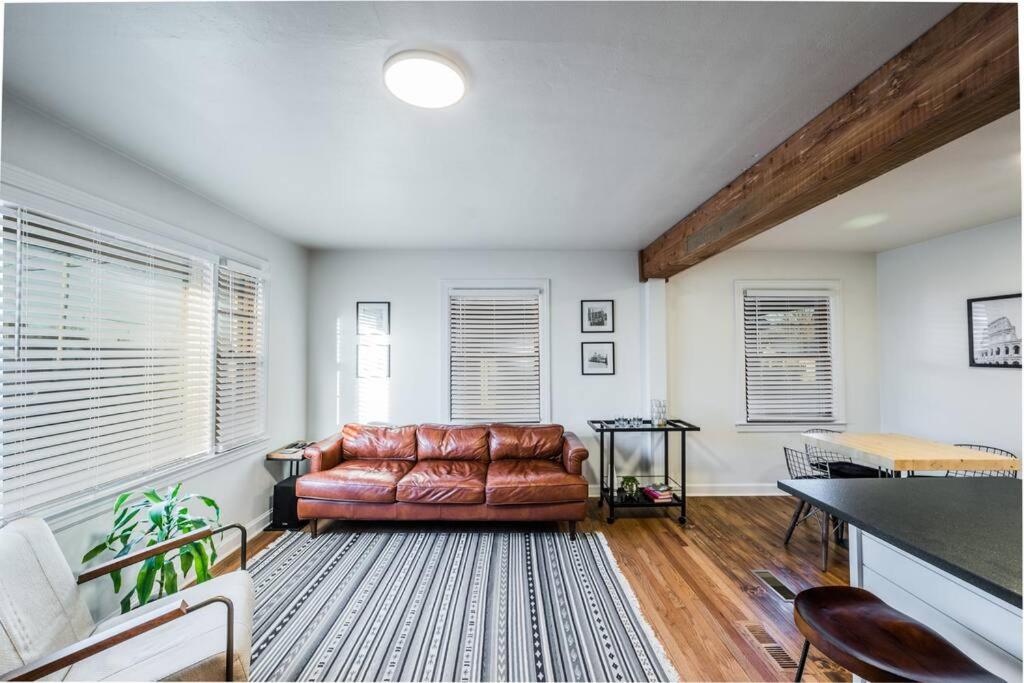 Modern Home Near Downtown and WKU (Bowling Green) 