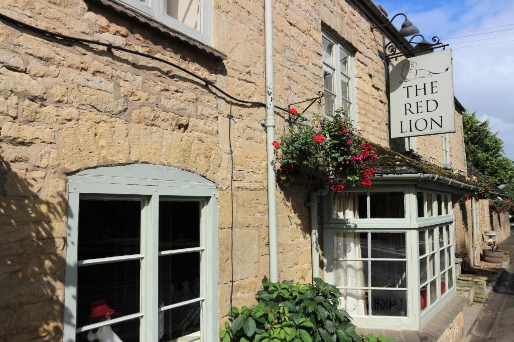 The Red Lion Inn (Long Compton)