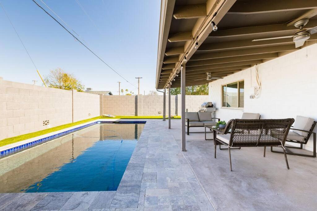PICADILLY MAIN - Modern & Gorgeous Home with Heated Pool
