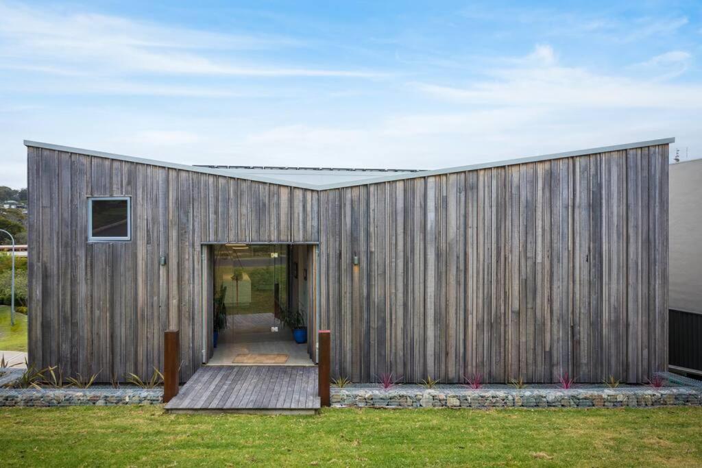 1 The Point - Award winning home (Tura Beach)