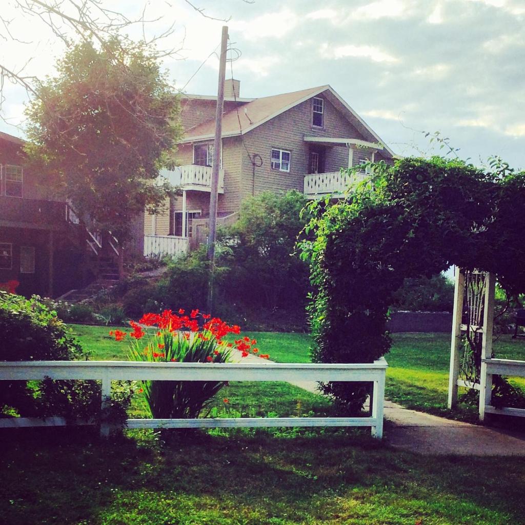 Michillinda Lodge Resort (Whitehall)