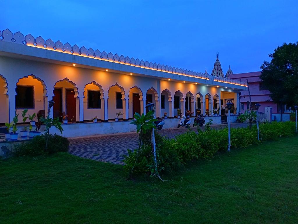 Hotel Basant palace