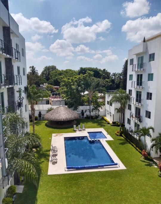 Departamento entero con alberca