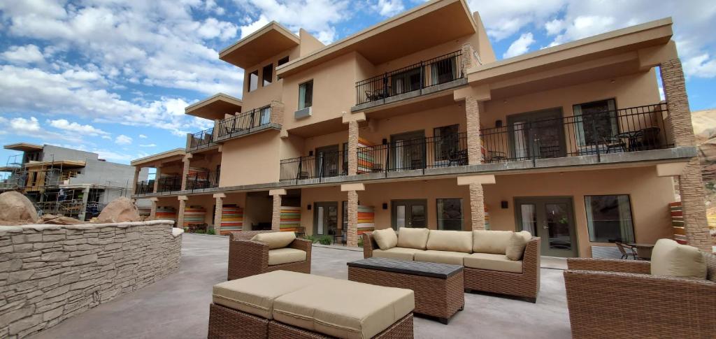 Bluff Dwellings Resort (Bluff)