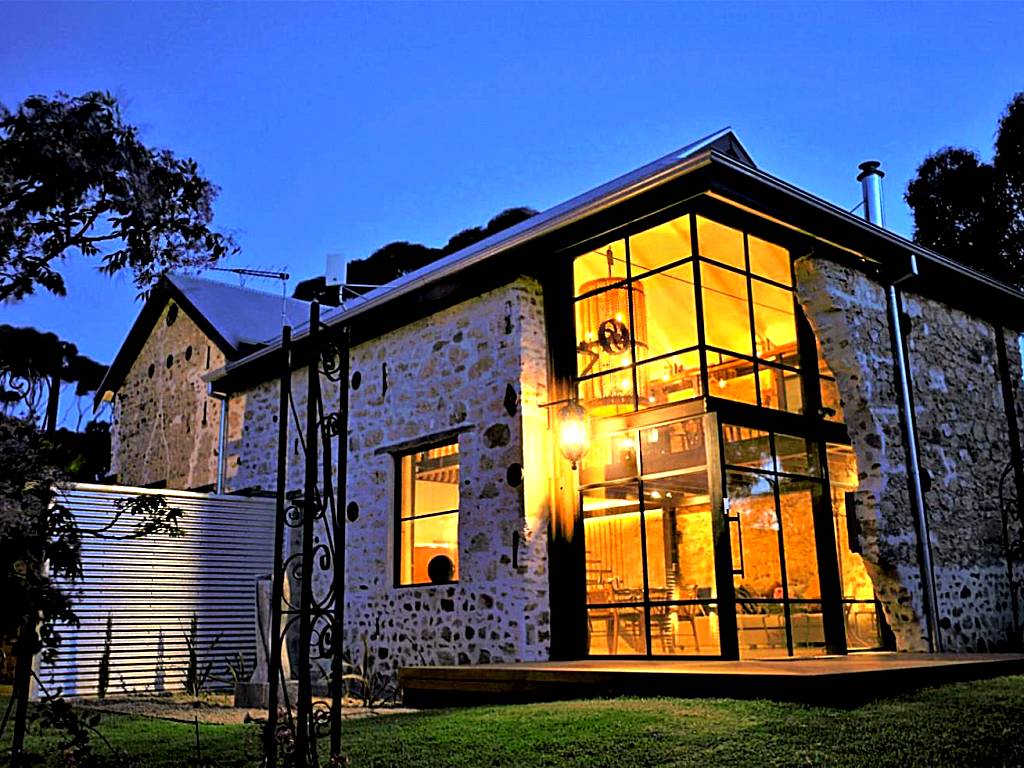 The Old Chaff Mill Organic Vineyard Retreat (Sellicks Hill)