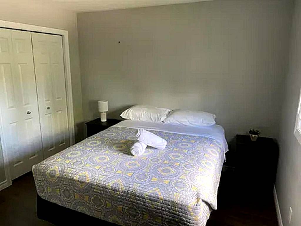 H_&_A Lovely Room 1 (Kingston) 
