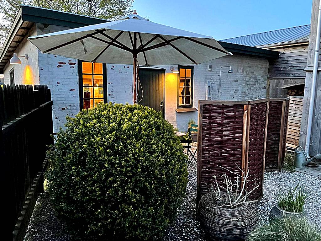 Jeppesgarage Bed & Breakfast (Faxe)