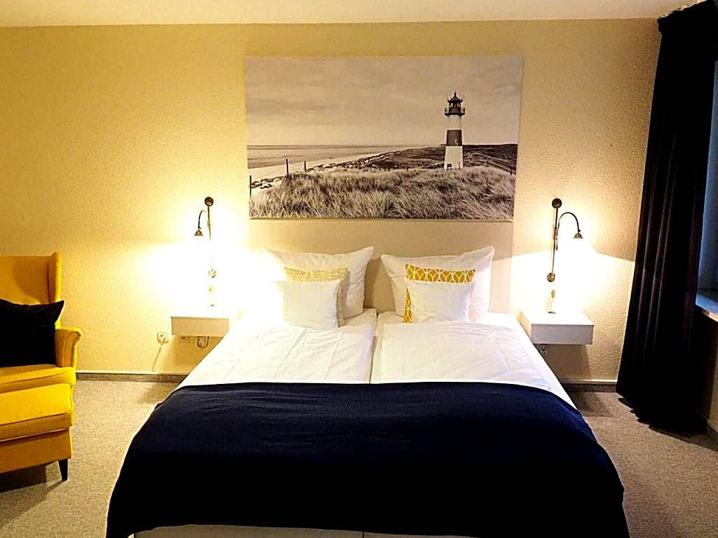 Hotel-Wagenknecht-Dreibettzimmer-15 (Westerland)