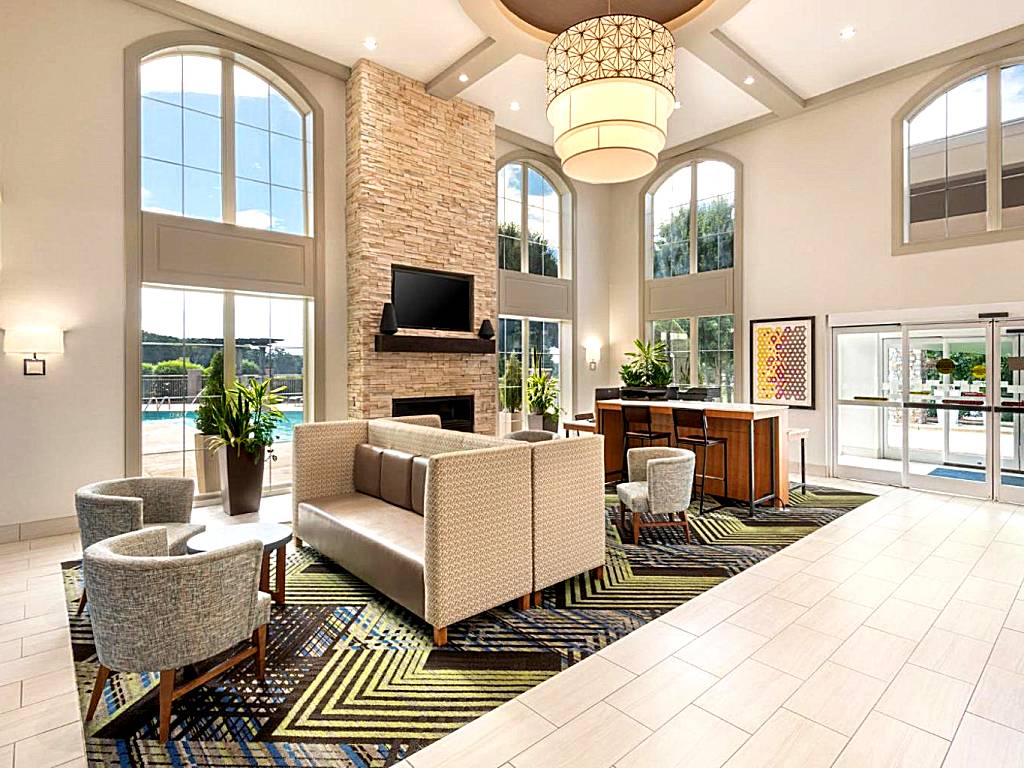 Holiday Inn Express & Suites Asheville SW - Outlet Ctr Area
