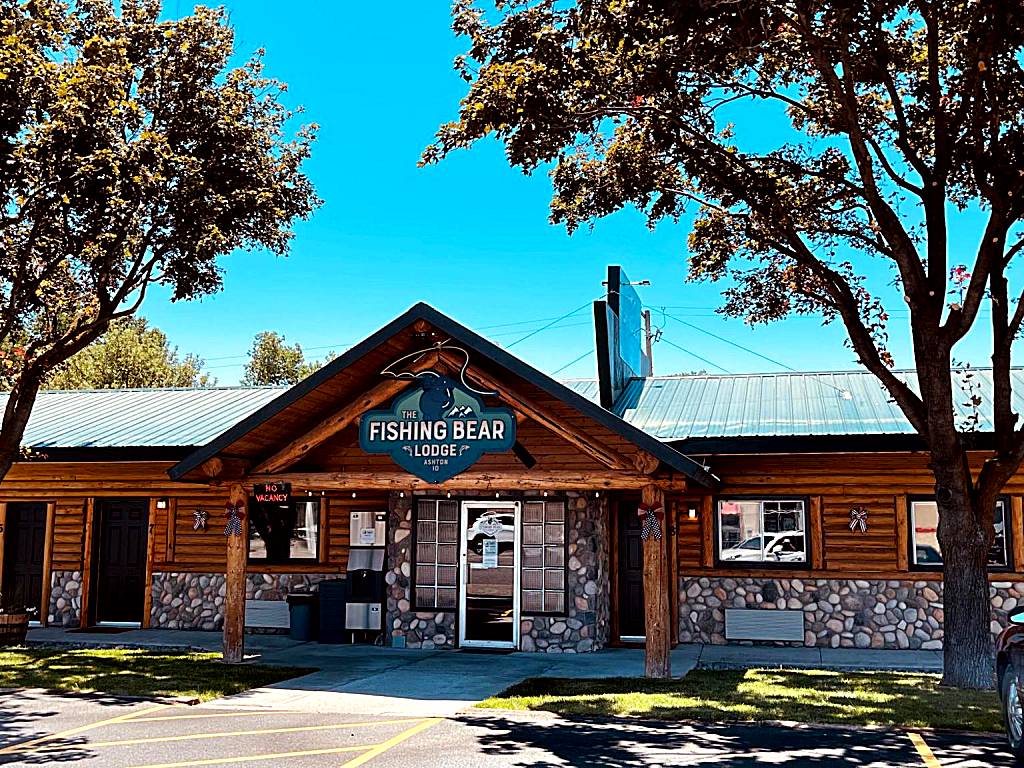 The Fishing Bear Lodge (Ashton)