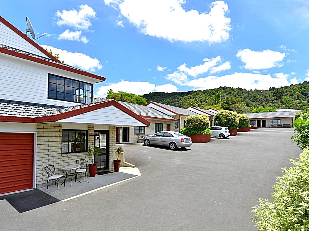BK's Pohutukawa Lodge