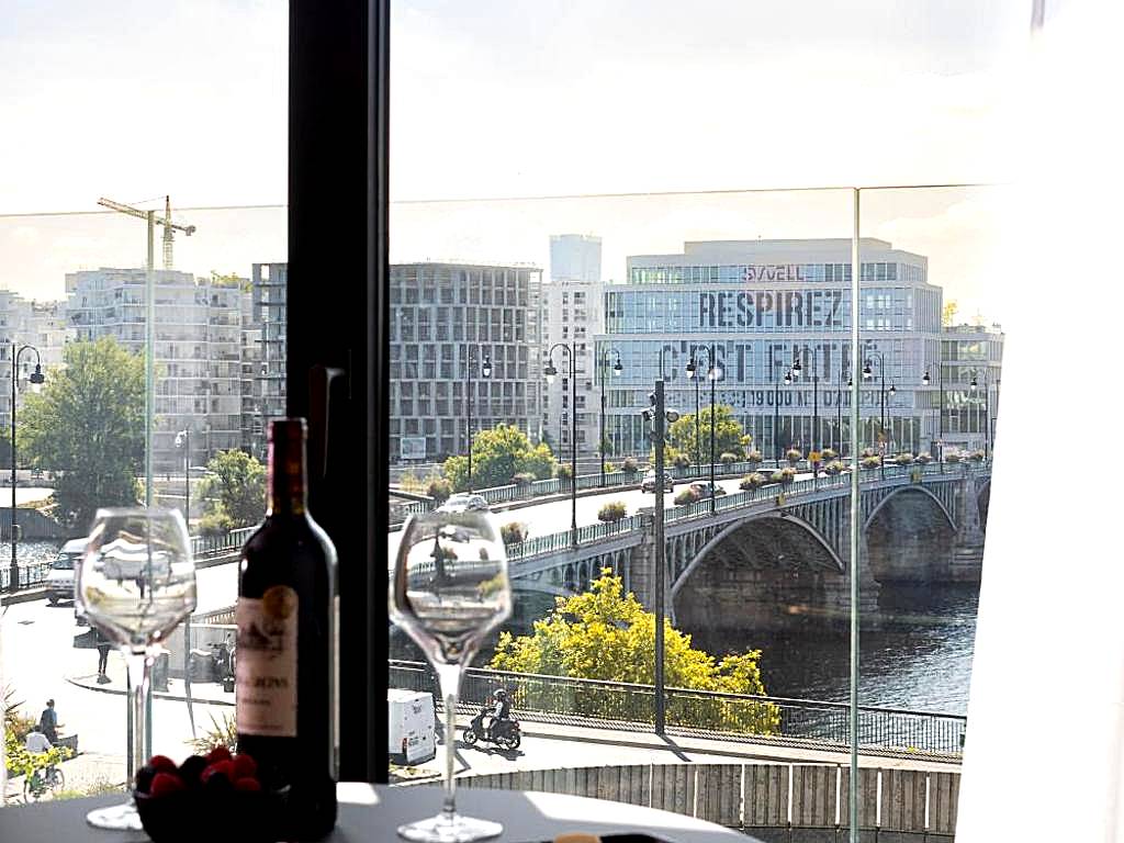Howard sur Seine - Asnieres Paris La Defense (Asnières-sur-Seine)