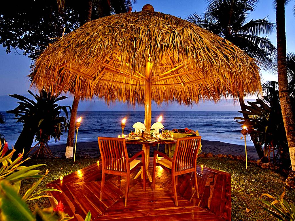 Tango Mar Beachfront Boutique Hotel & Villas