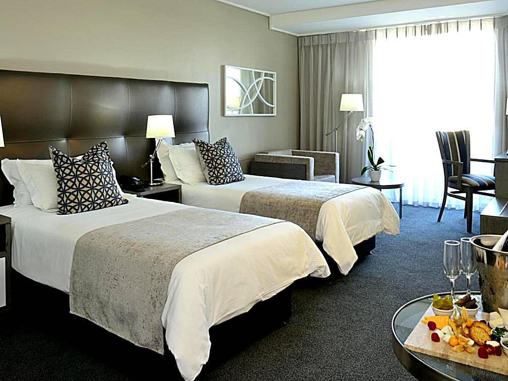 Lagoon Beach Hotel & Spa: Classic King or Twin Room
