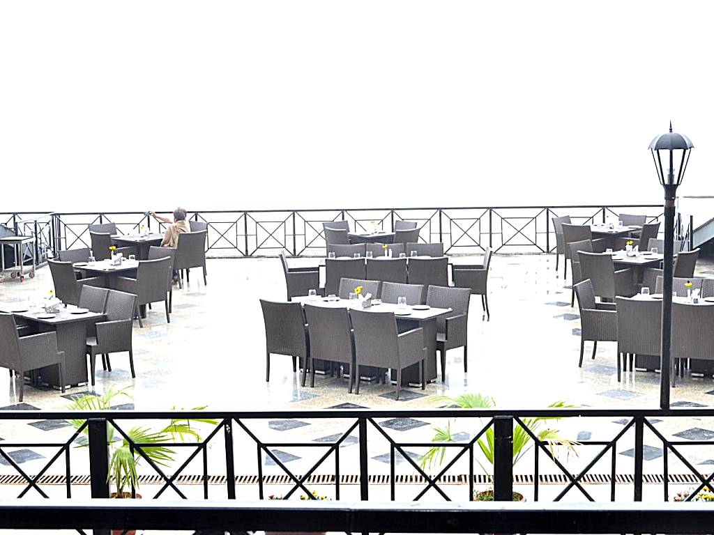 Ramada by Wyndham Kasauli:  Twin Room - Non-Smoking