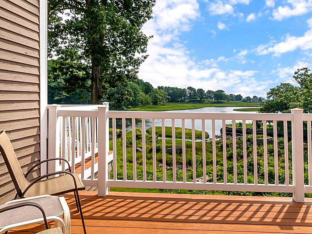 Ogunquit River Inn & Suites: Queen Room with Two Queen Beds and Terrace - Non-Smoking (Ogunquit)