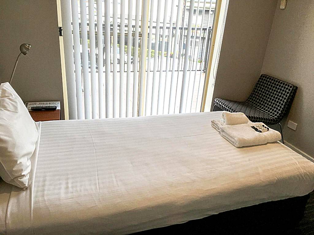 The Premier Hotel Broadmeadow: Single Room with Shared Bathroom