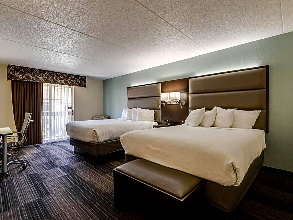 Club Hotel Nashville Inn & Suites: Deluxe Queen Room with Two Queen Beds with Balcony/Patio (Nashville)