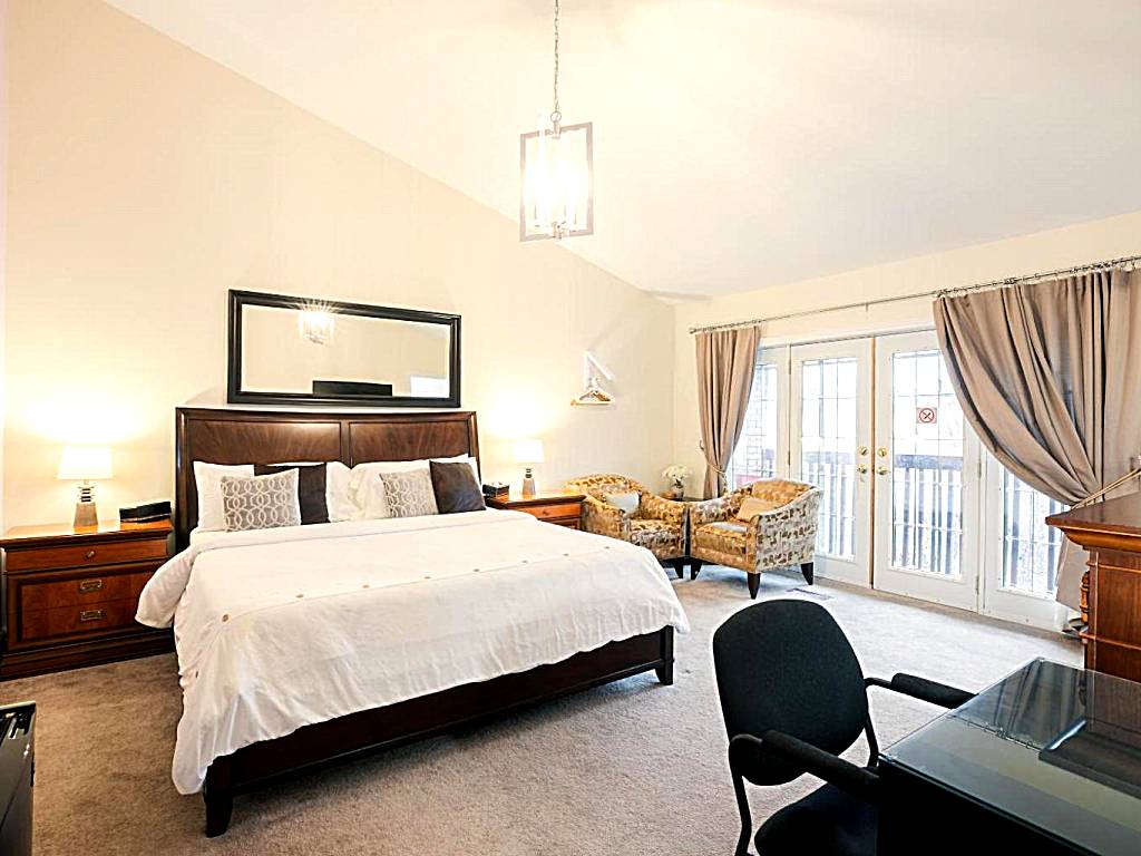 Newton Villa: King Room with Spa Bath
