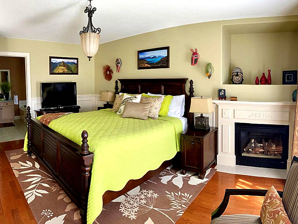 Explorer House Bed & Breakfast: King Suite with Spa Bath