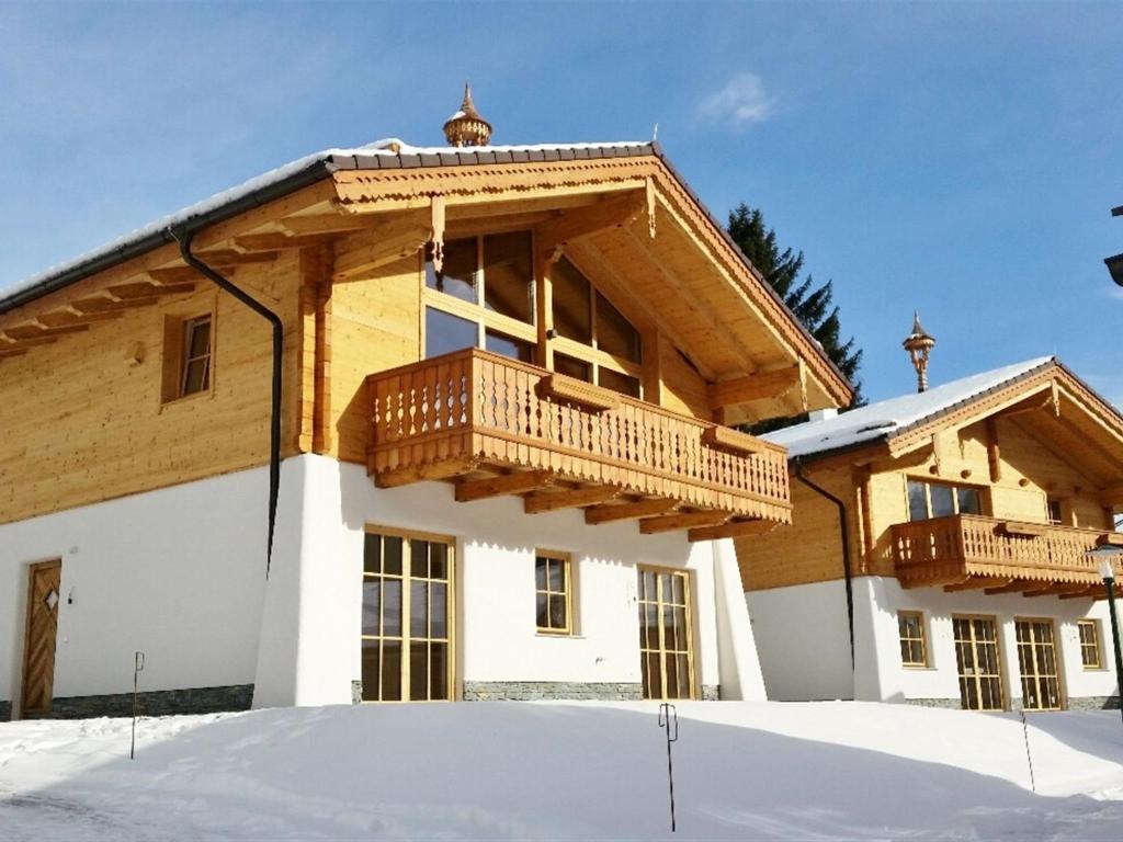 Premium chalet with sauna on a sunny slope