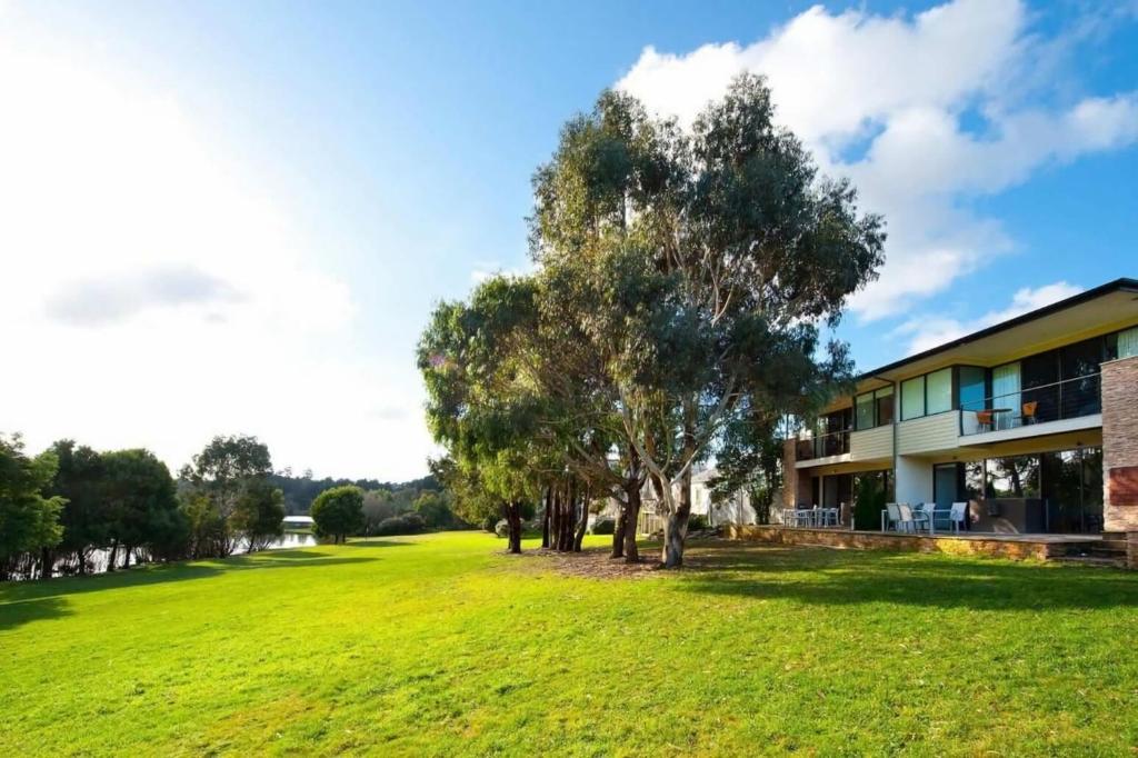 Lake Daylesford Lodge 7